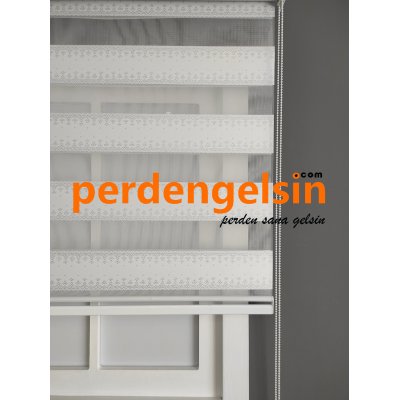 Zebra Perde Jakarlı Pıtırcık Beyaz Gümüş